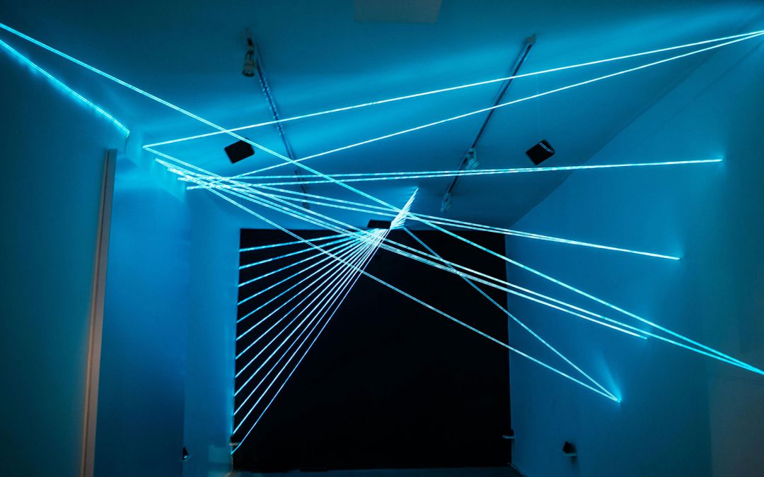 MOTOZ2 PLAY / ART CIRCUIT