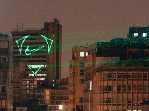 NIKE FÚTBOL – LOGO IN THE WILD